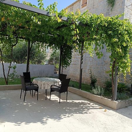 Apartmani Mara Kastela Exterior photo