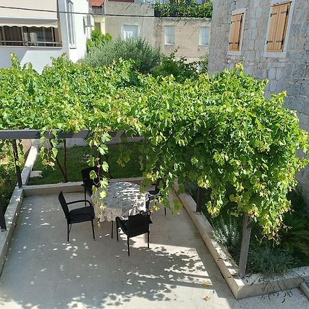 Apartmani Mara Kastela Exterior photo