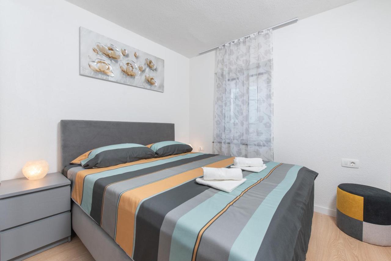 Apartmani Mara Kastela Exterior photo